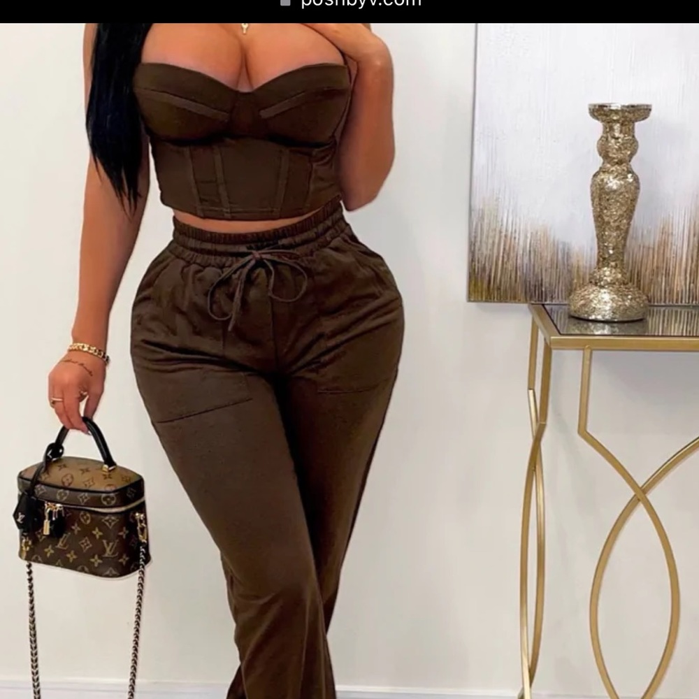 Dina corset jogger set (Brown… size lg ..Brand new … just tried on ‼️